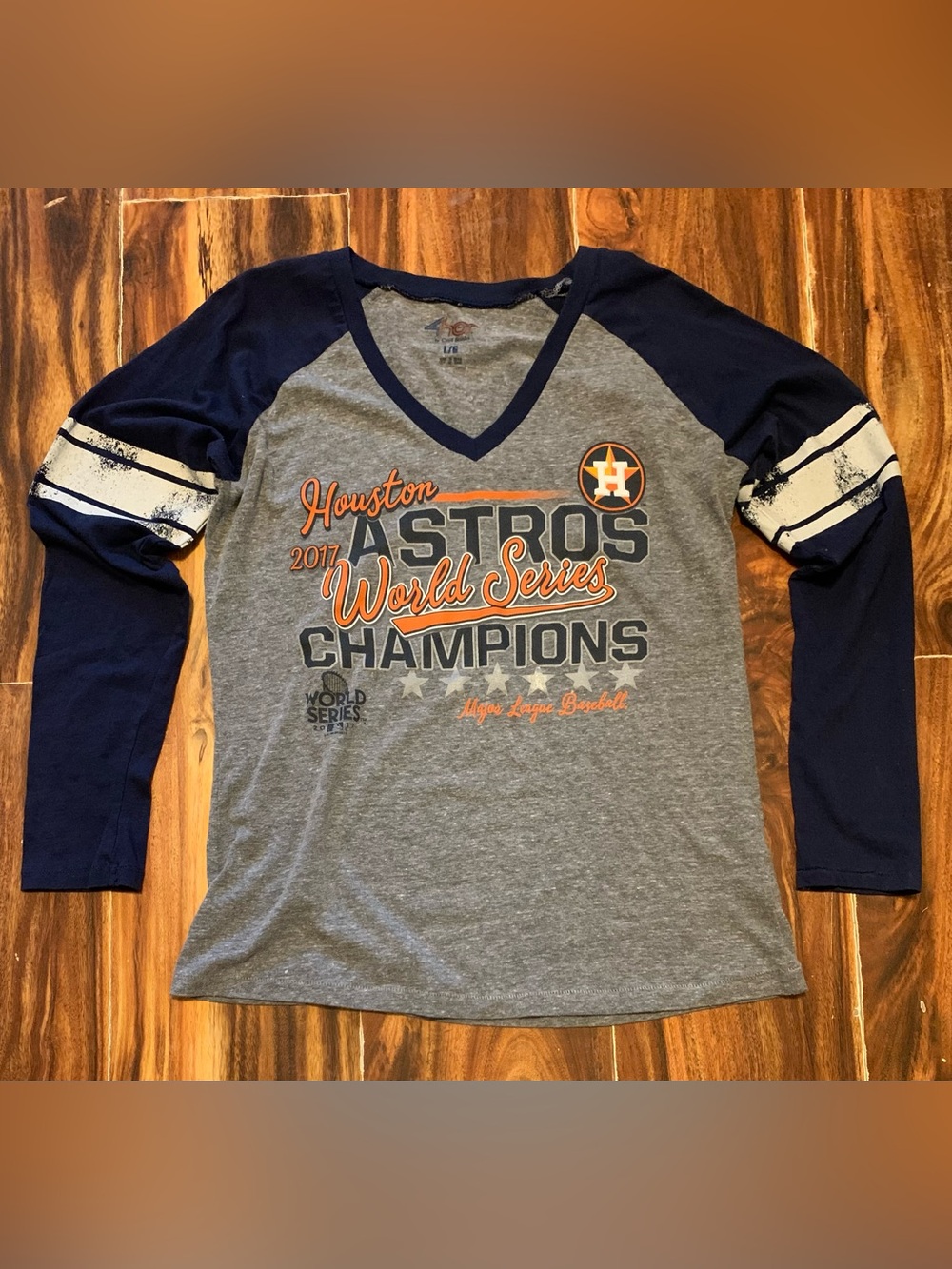 4Her Houston Astros Women’s 2017 World Series Champion Large T-Shirt. 3508